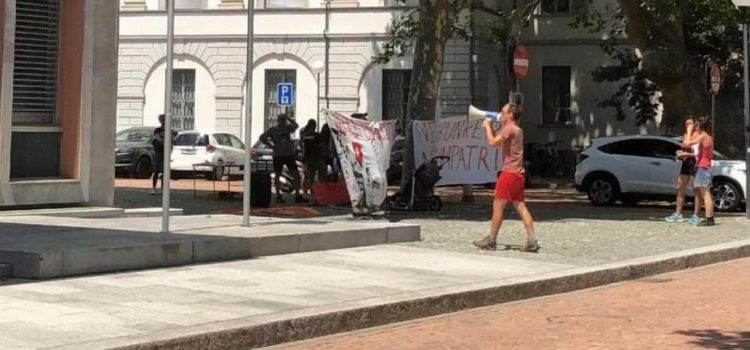 “Resistiamo alle fake news che ci raccontano sui migranti!”