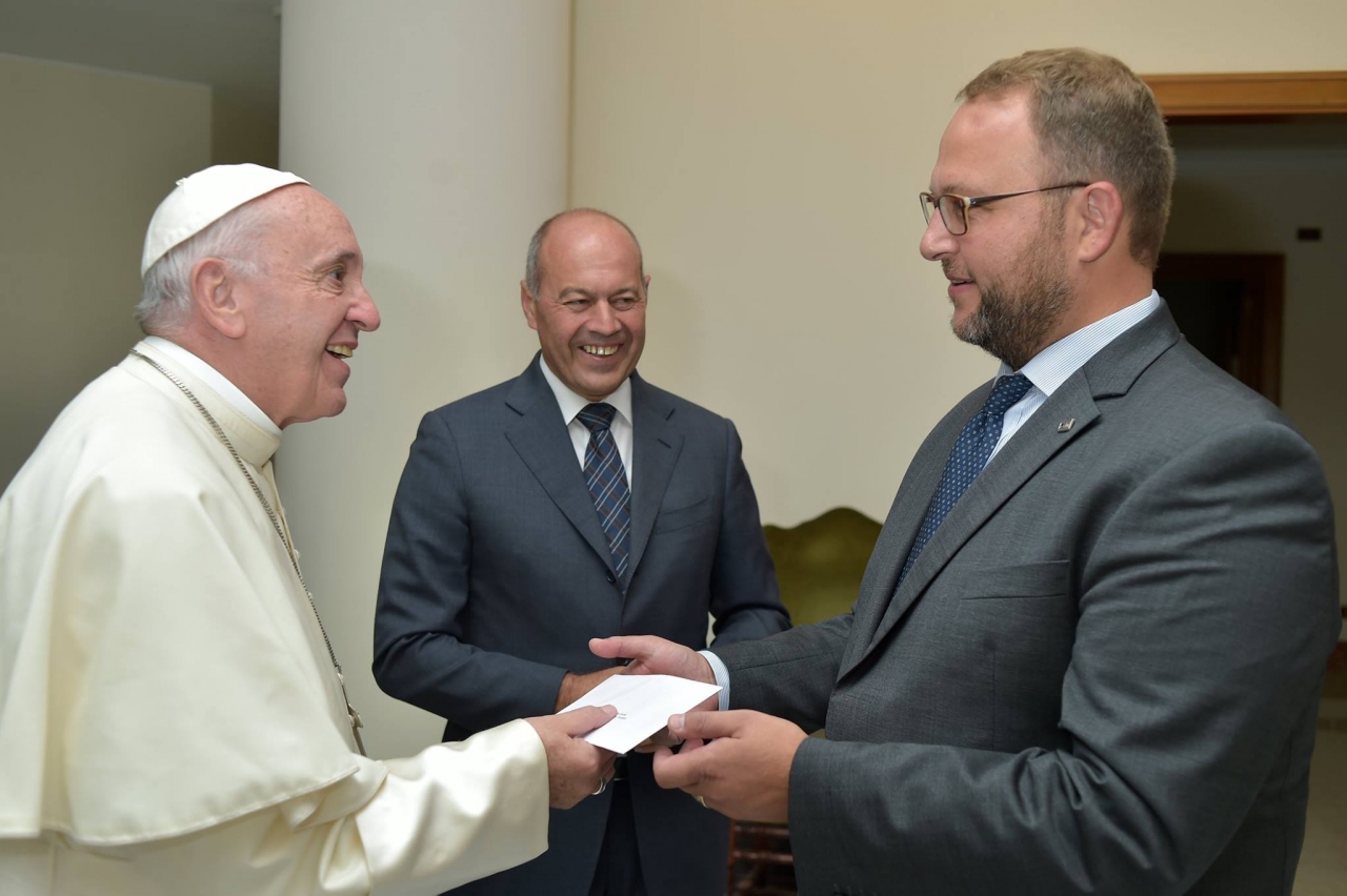 Gobbi ricevuto da Papa Francesco: «Ho trattenuto a stento le lacrime»