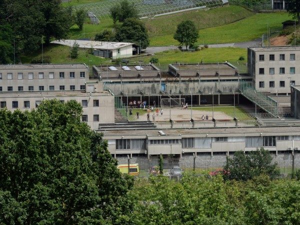 Orecchie elettroniche in carcere