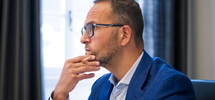 “Un anno fa avevamo più libertà”