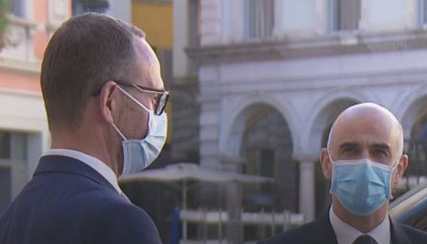 Alain Berset parla al Ticino: “Colpito dalla vostra professionalità. Non esitate a testarvi. Sarà un Natale diverso, ma…”