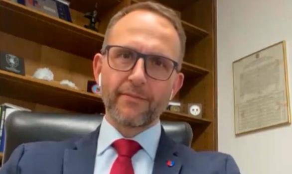 “Si potevano anticipare le aperture”