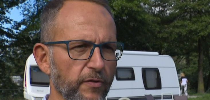 “Aree di sosta solo per i nomadi svizzeri!”