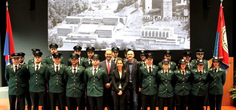 Cerimonia di dichiarazione di fedeltà per i nuovi agenti di custodia