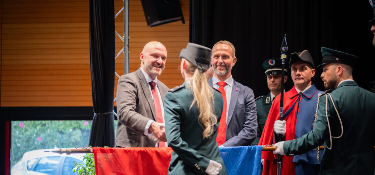 Cerimonia di dichiarazione di fedeltà per i nuovi agenti di custodia