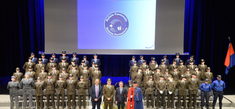 Cerimonia di dichiarazione di fedeltà alla Costituzione e alle leggi della Scuola di polizia 2022