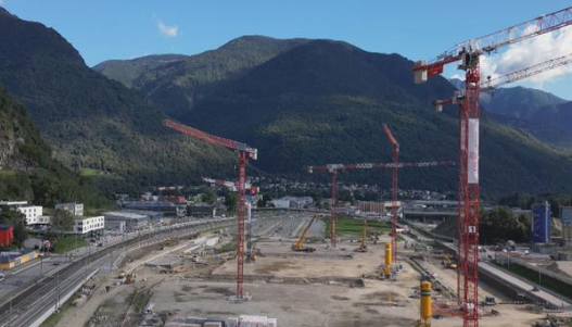 Officine, con la posa della prima pietra si entra nel futuro